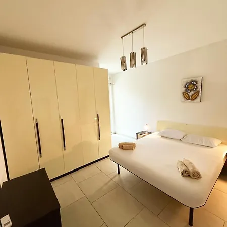 Paceville 2 *